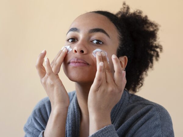 Descubra a revolução na sua rotina de cuidados com a pele com o Esfoliante Facial! 