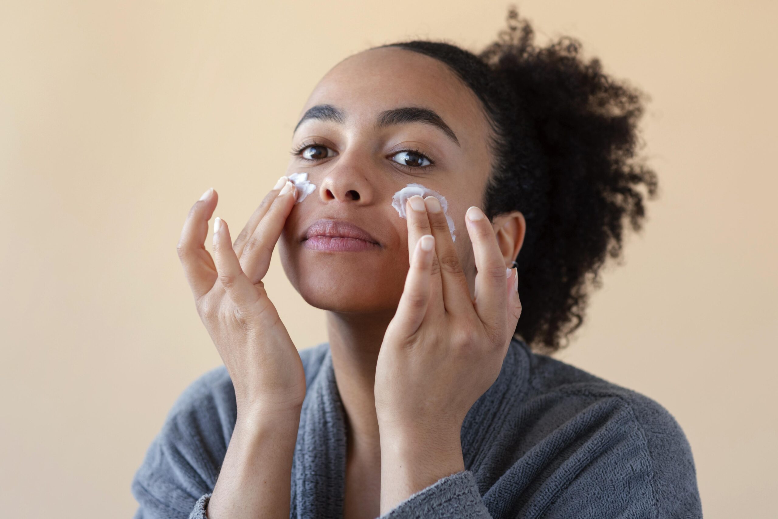 Descubra a revolução na sua rotina de cuidados com a pele com o Esfoliante Facial! 