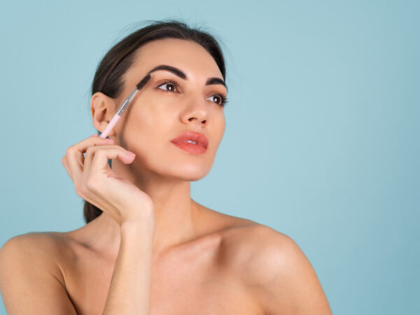 Sobrancelhas Impecáveis Também no Inverno: Dicas Essenciais para a Estação