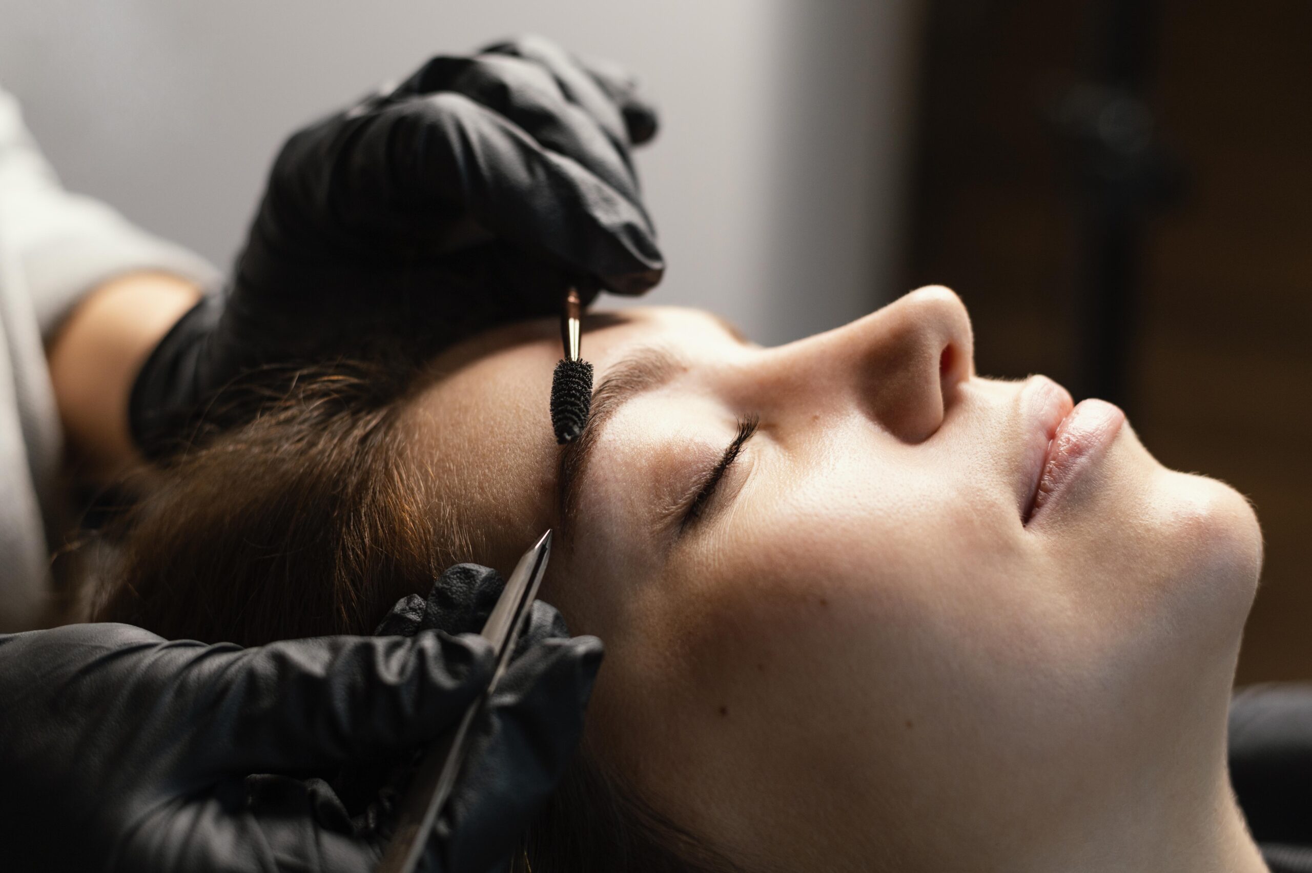 Óleo de Amla: O Segredo Milenar para Cílios e Sobrancelhas Fortes